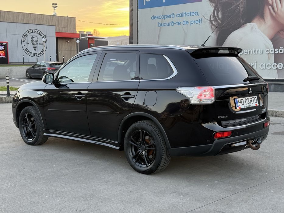 Mitsubishi Outlander 2 • PHEV • Plug-in-hybrid • An2015