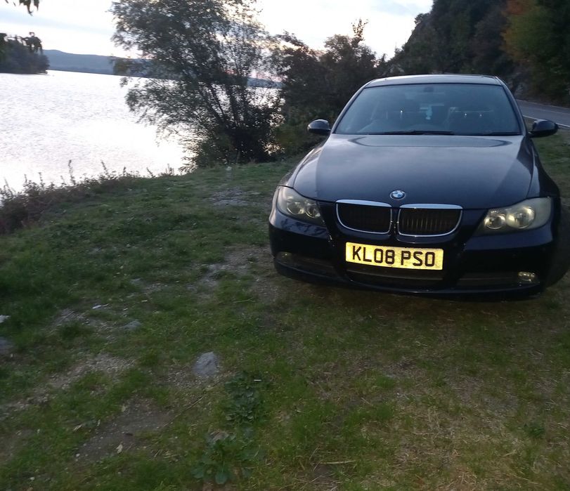 Vand  sau schimb bmw 320 volan pe dreapta motor 20i benzina 177 cp