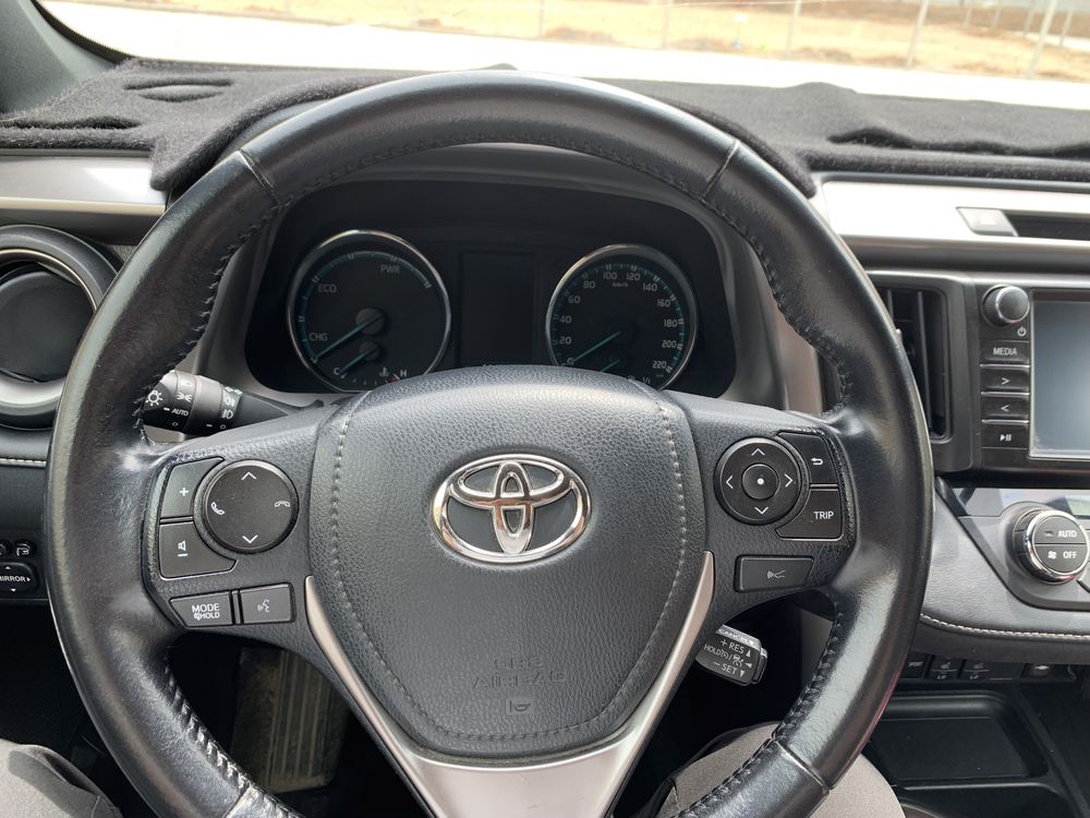 Продам автомобиль RAV4, 2018г.выпуска, гибрид