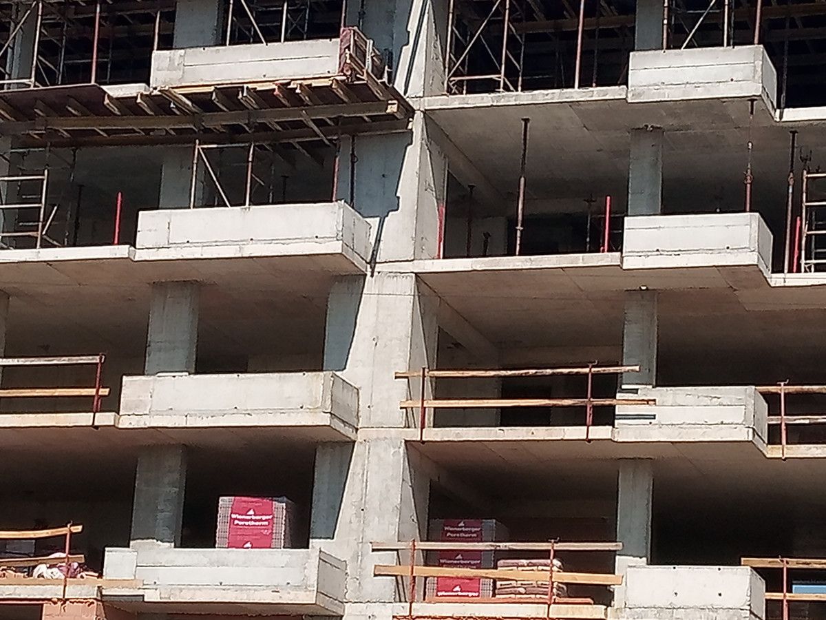 Продава се Тристаен апартамент в София, Красна поляна 2 - 83 кв.м за 1796 €/кв.м - Снимка #1