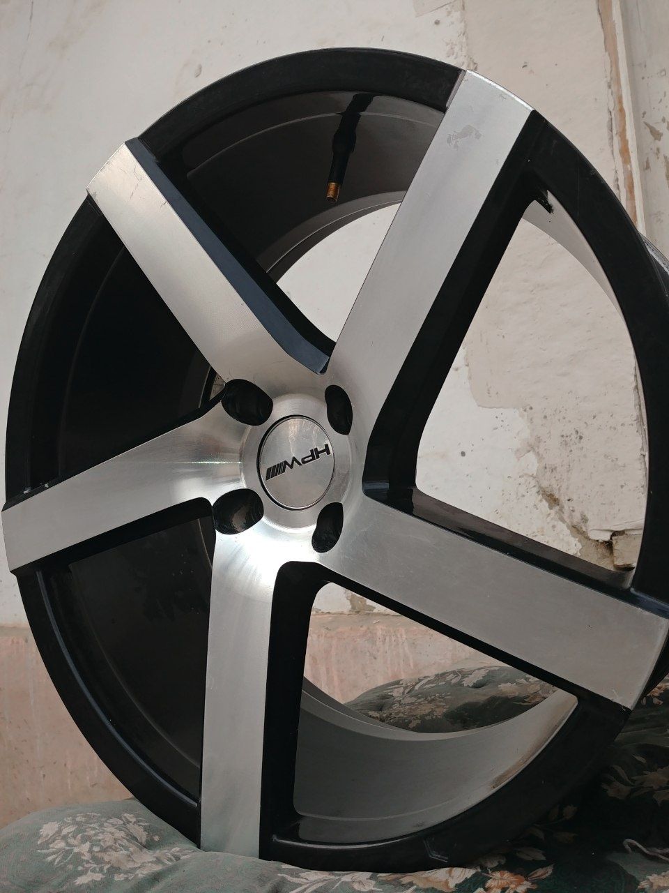 VOSSEN R17 diska sotiladi xolati ideal