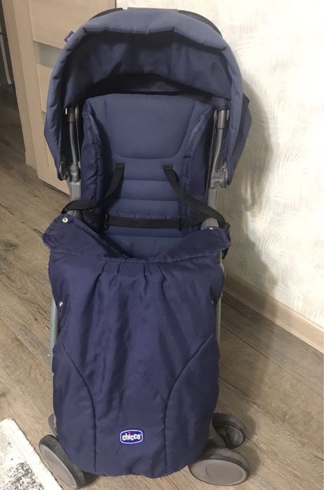 Продам коляску Италия chicco