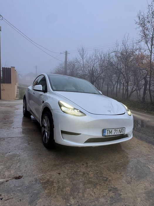 Tesla Model Y 2024 – RWD – 300 CP – Alb Perlat – FULL OPTIONS  Usor Avariat