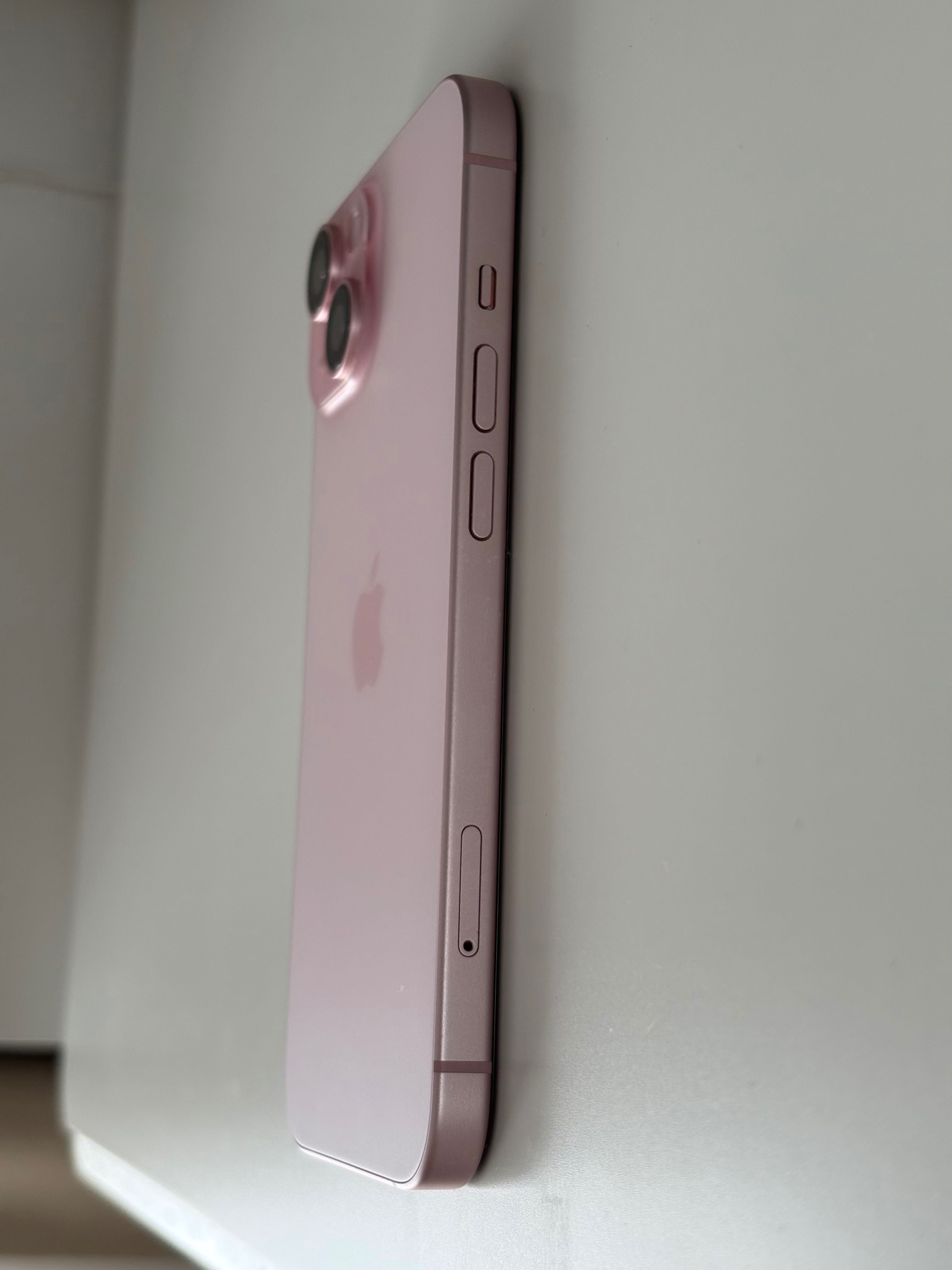 iPhone 15 256GB Pink – КАТО НОВ! + подарък протектор