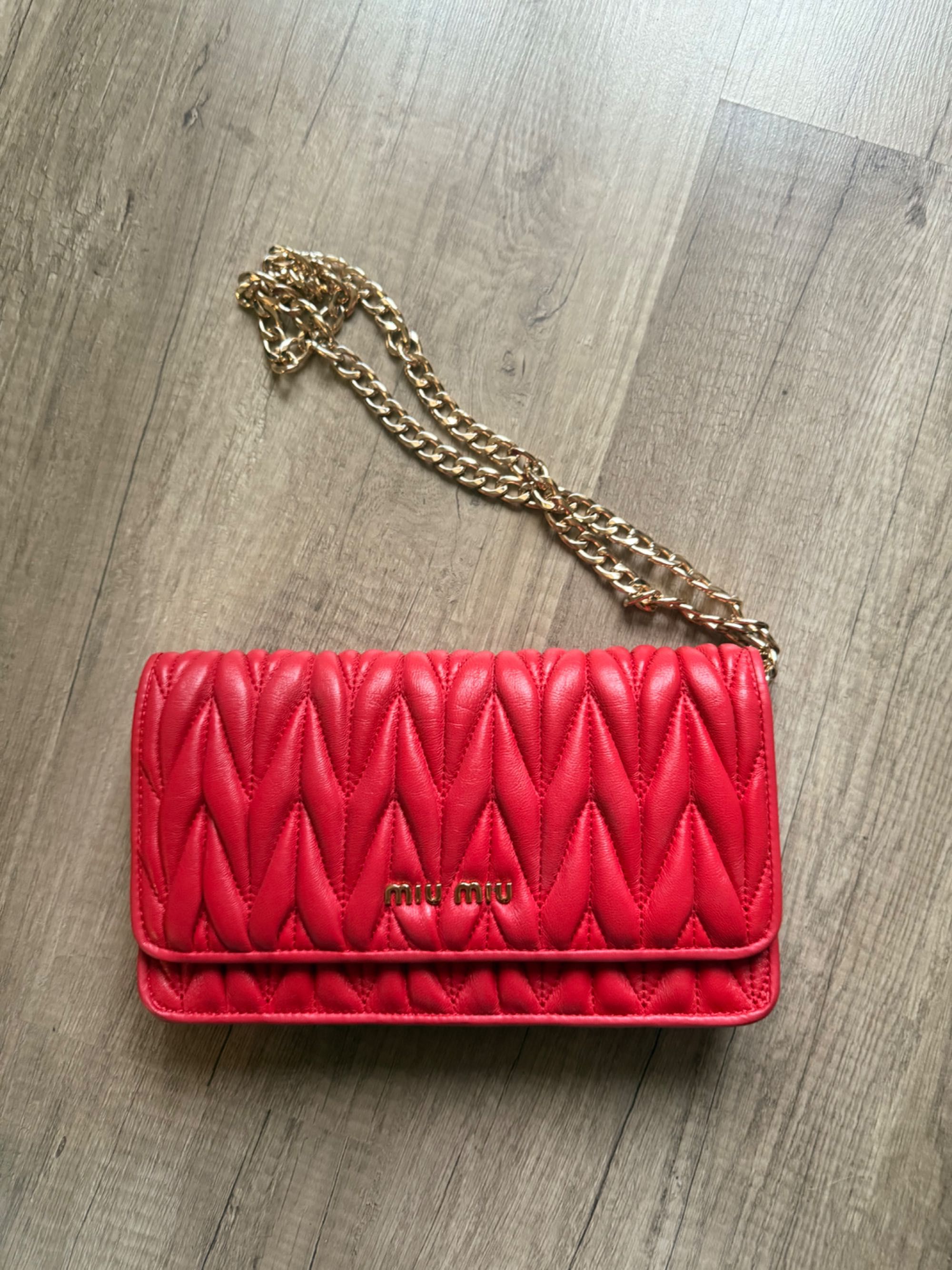 Чанта Miu Miu червена