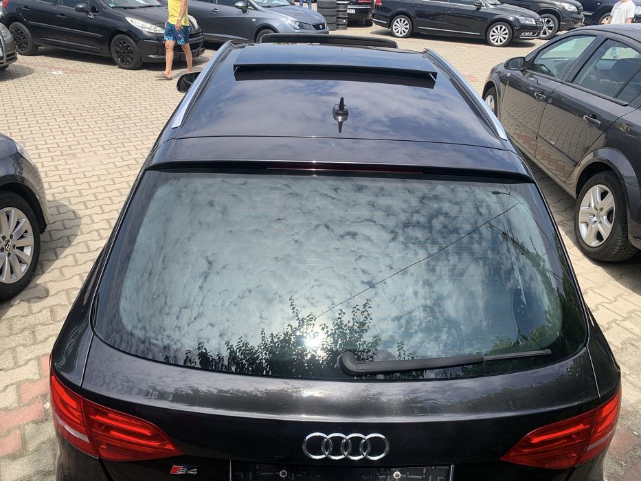 Audi A4 B8 2,0tdi  an 2010 cutie automata