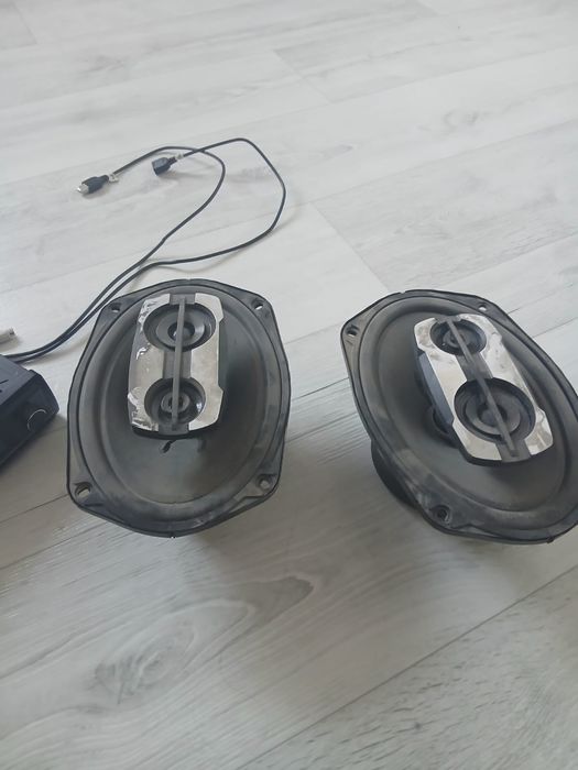 Колонка с магнитолом