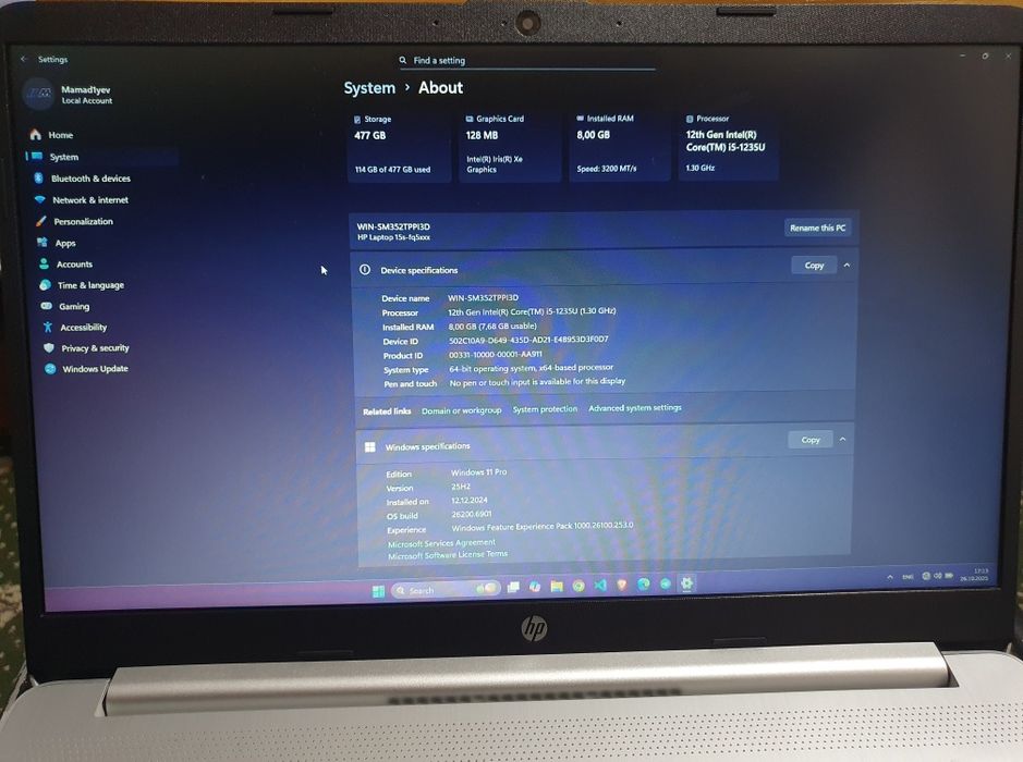 HP Intel i5 1235U
