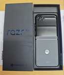 НОВ!! Продава се телефон Motorola Razr 50