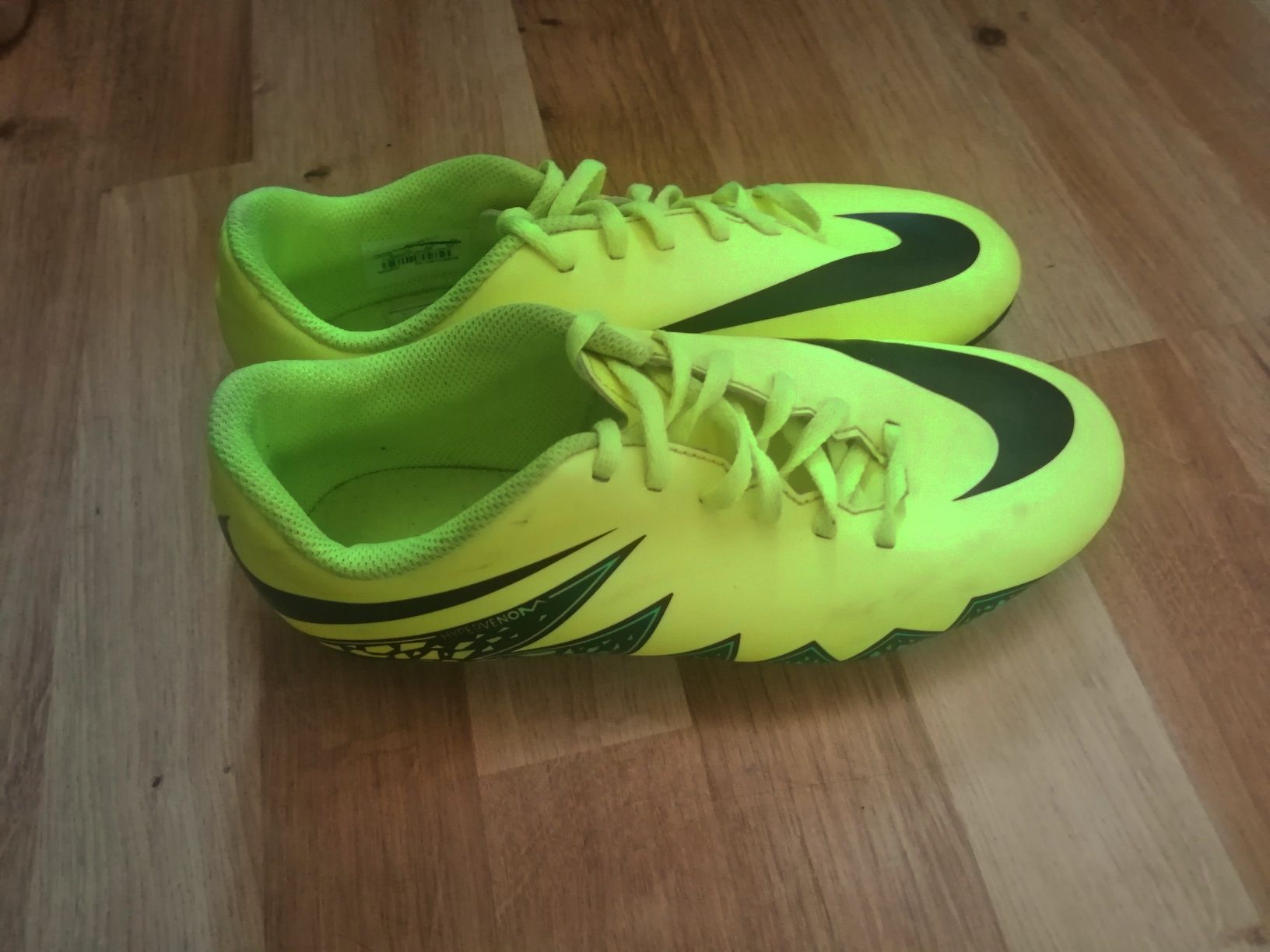 Футболни обувки Nike hypervenom жълто черни 38