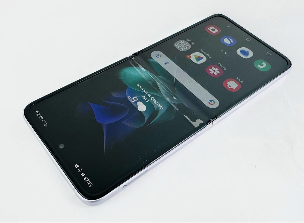 Samusng Galaxy Z Flip 3 5G 256GB 8GB RAM Lavender  Отличен!