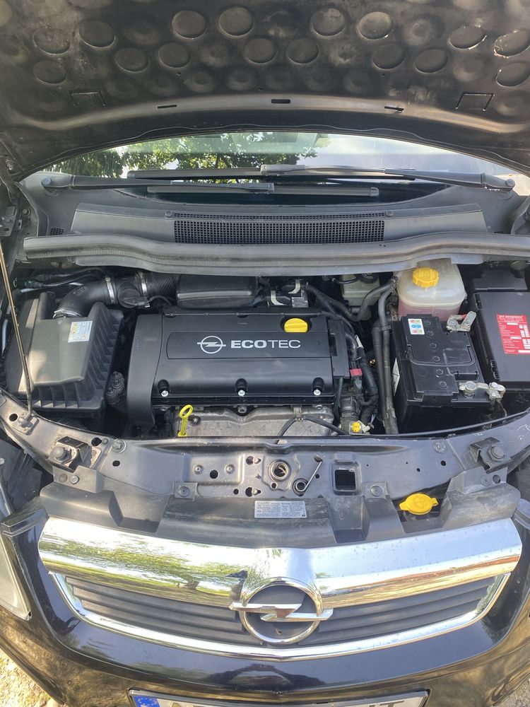 Vând Opel Zafira