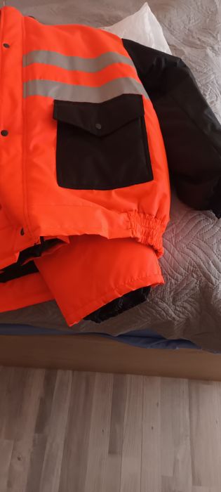 Продавам зимни обувки и зимен комплект