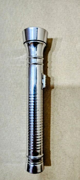 Lumina alba calda lanterna veche anii 80