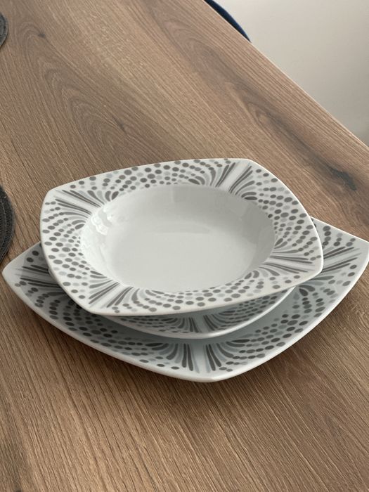 Set de farfurii de 5 persoane