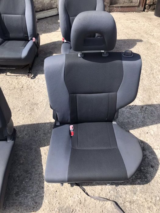 Седалки за рав4