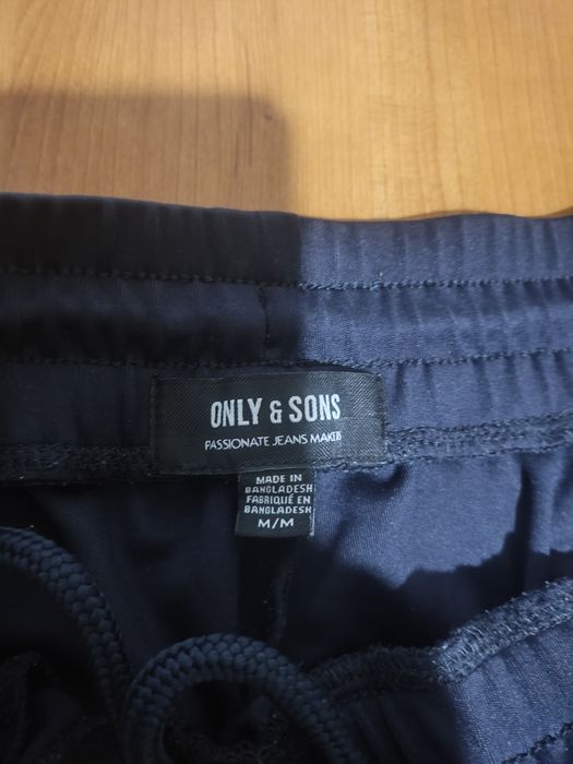 Vând pantaloni trening bărbați mărimea M,marca Only&Sons