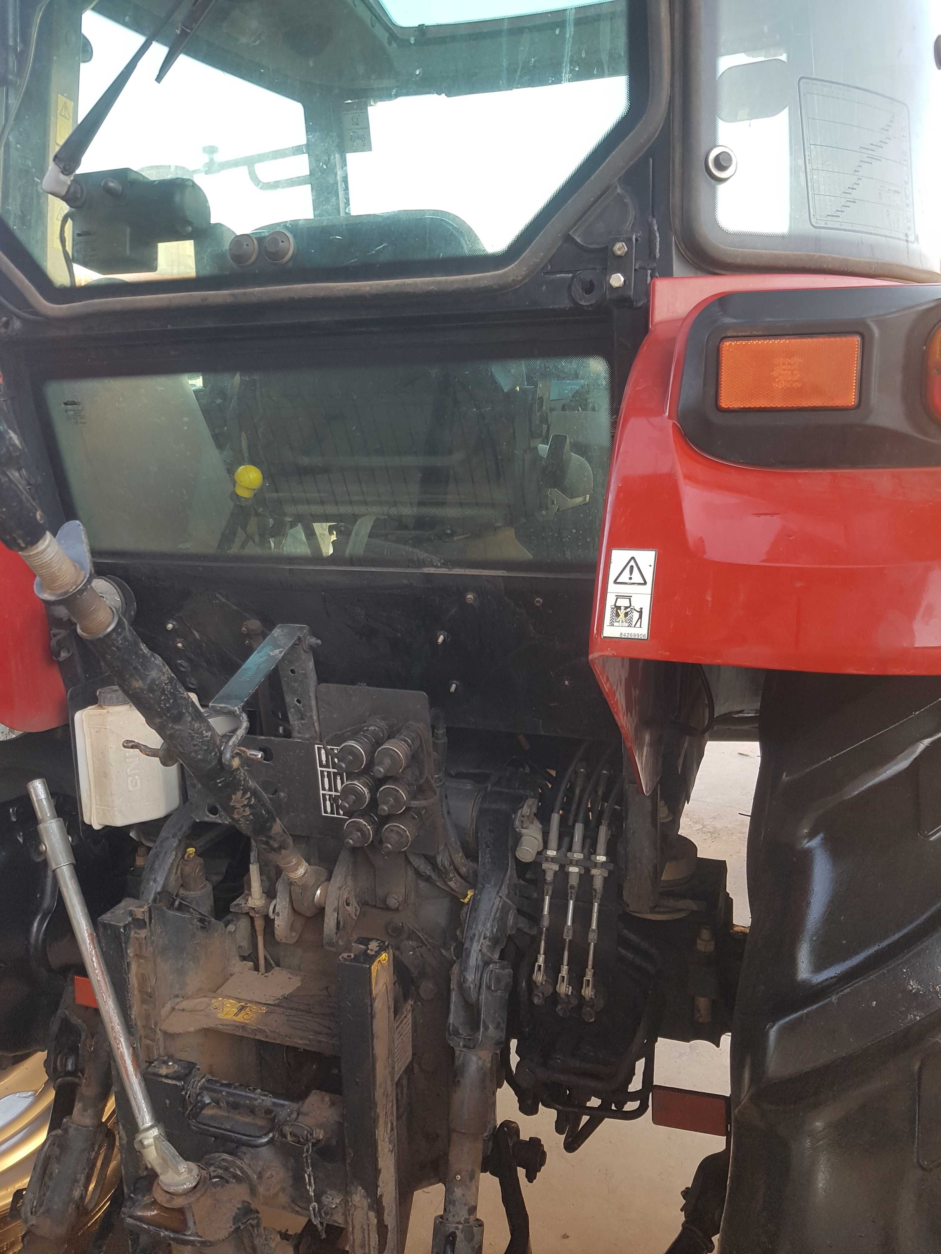 Tractor CASE FARMAL 105A an 2016 ore 2743 cu GPS