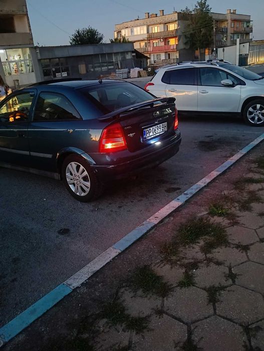 Продавам личния си автомобил астра   1.8