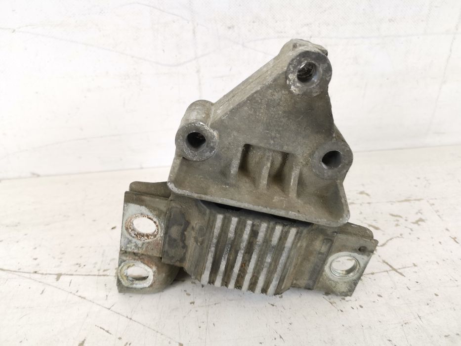 Антибалансираш Тампон за Двигател / Antibalansirasch Tampon za Dvigate