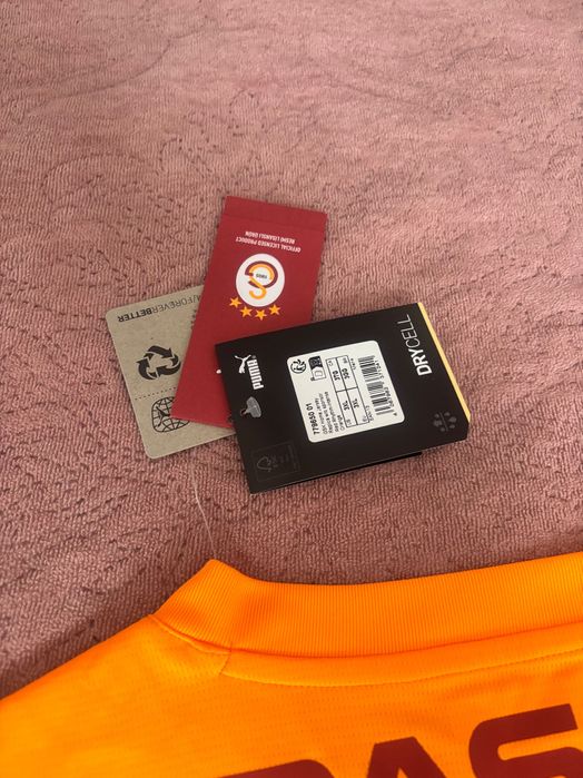 Тениска на Галатасарай