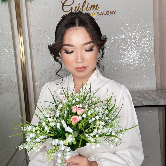 Макияж,прическа выезд есть