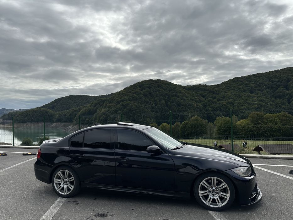 Bmw e90 320d.