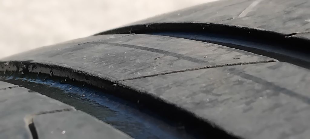 Гуми 235 45 17 Ханкук Hankook
 2 броя. Нов внос. Не са нови! Цената е