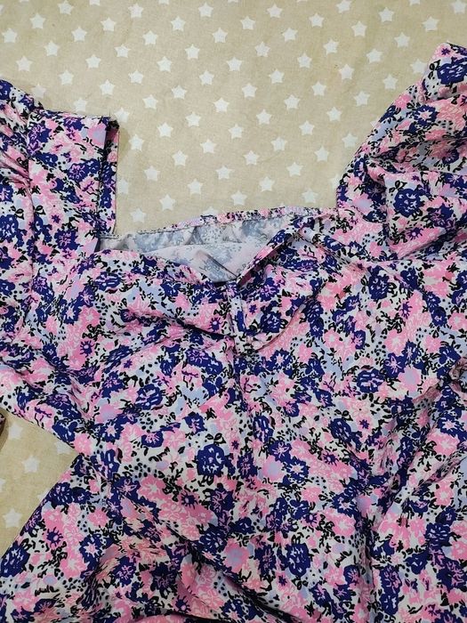 Спортно-елегатна цветна рокля