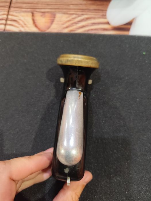 Продавам стар фенер