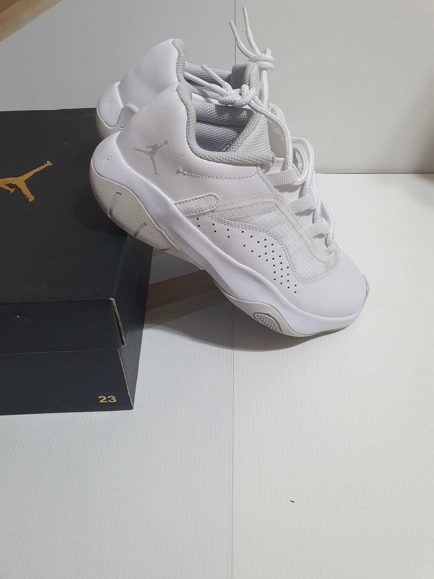 Air Jordan 11 CMFT Low masura 38.5 originali noi in cutie