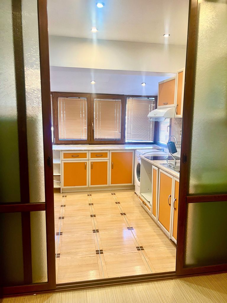 Дава се под наем Двустаен апартамент в Сливен, Колю Фичето - 50 кв.м за 204 € - Снимка #2