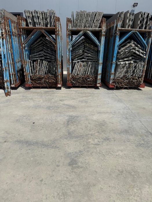 De vanzare 100 hasuri de schela