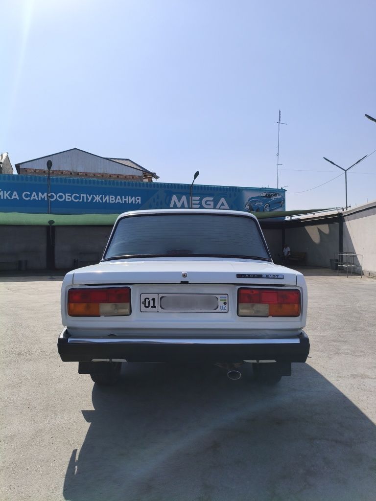 Vaz Lada 2107 sotiladi