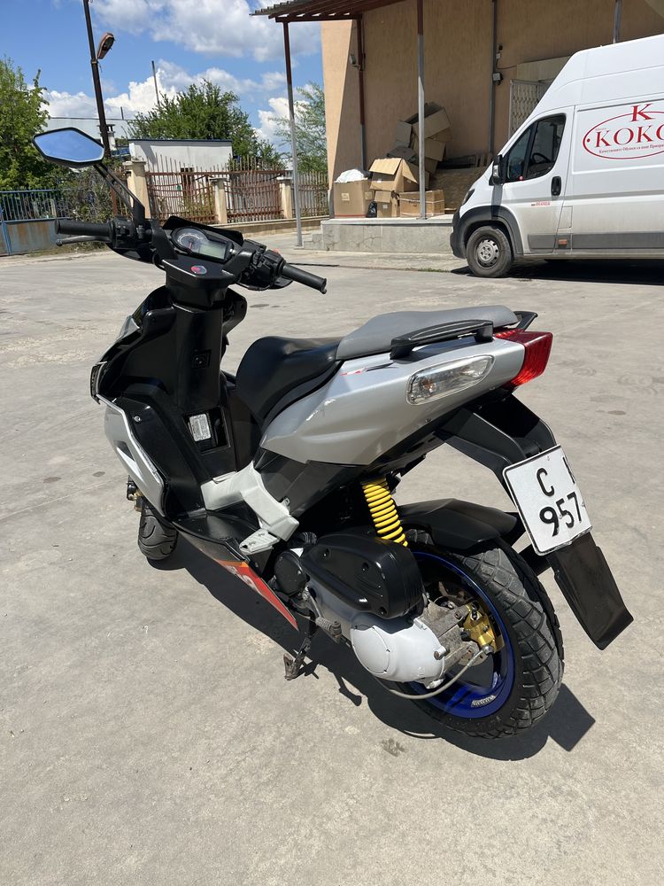 Aprilia sr50 factory