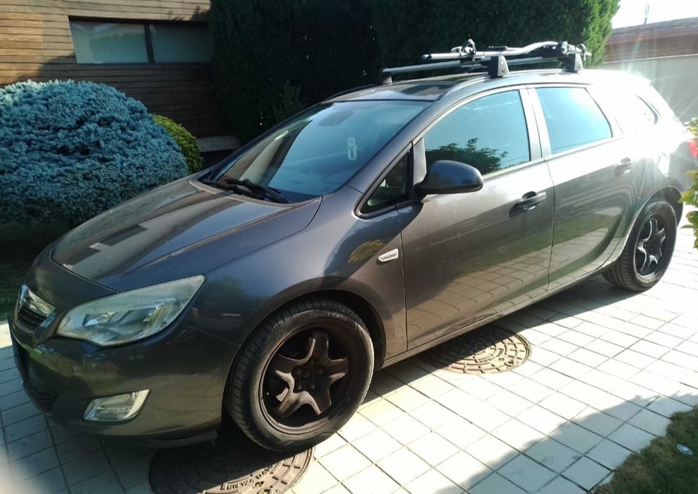 Urgent! Opel Astra J Kombi