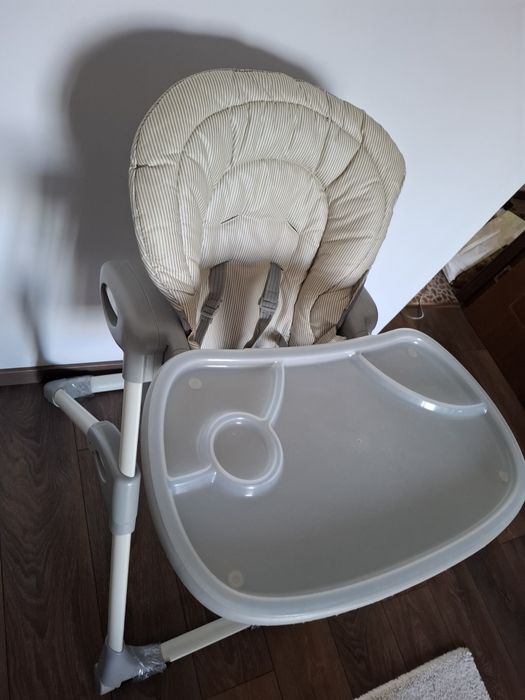 Scaun de masa pentru diversificare