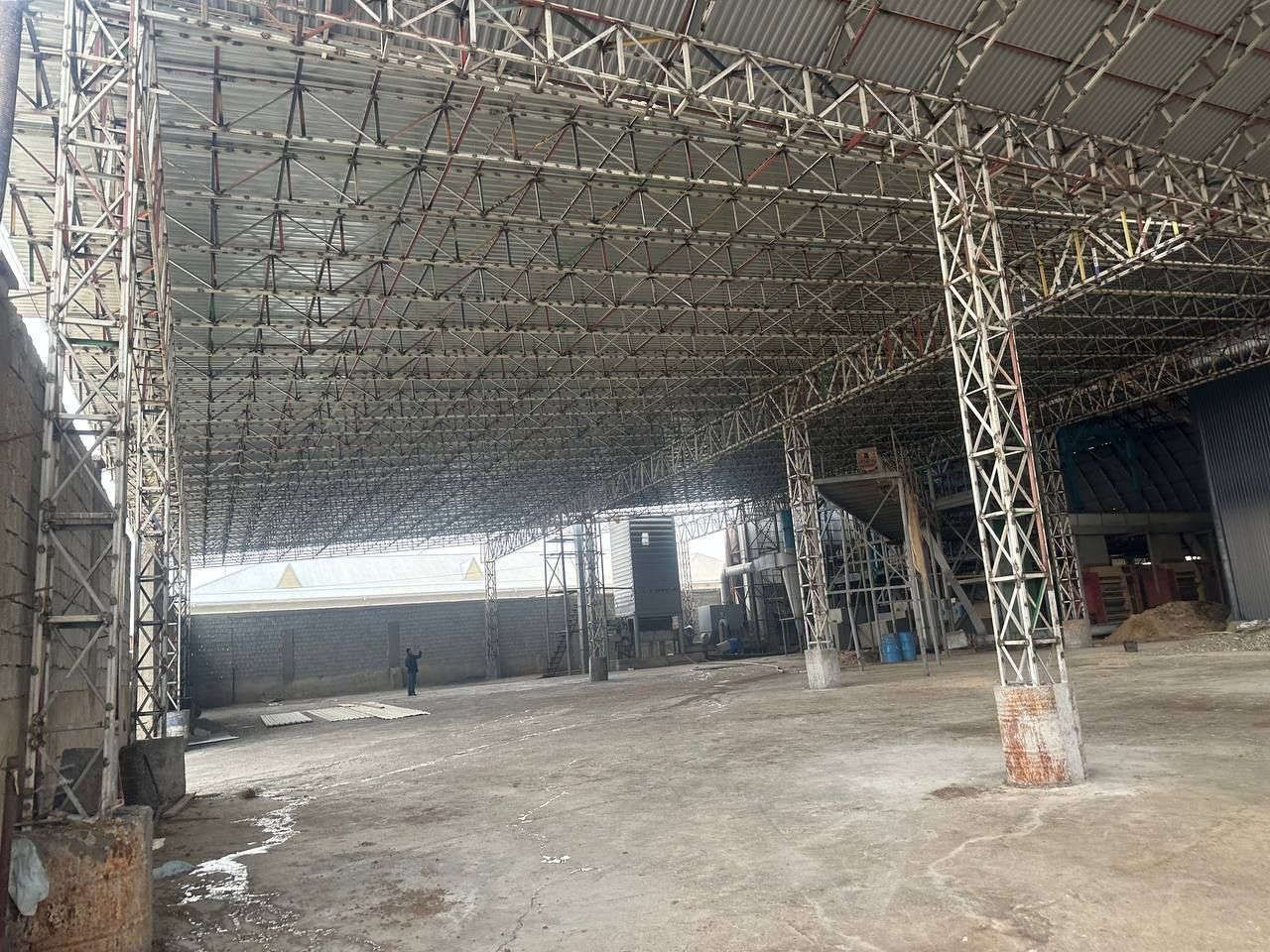 biz sizlar uchun xar hil turdagi tomlar katejlar stadionlarni hamda na