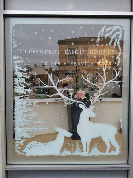 Оформление окон и помещений на Новый год