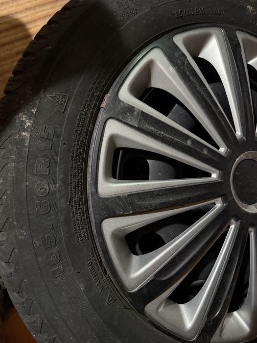 Anvelope iarna Michelin 185/60/R15 + jante tabla