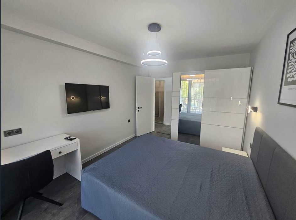 Дава се под наем Тристаен апартамент в Пловдив, Център - 129 кв.м за 1200 € - Снимка #4