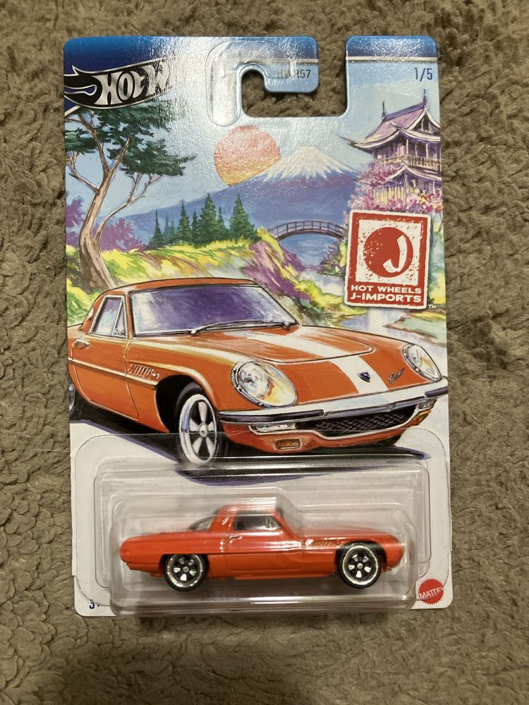 Продавам колички Hot wheels J-Imports set
