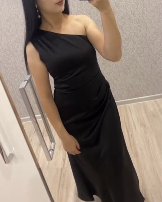 Продам платье атлас XS размер на худенькую девушку