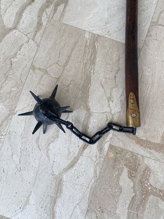 Buzdugan real vechi din fier plin ,lemn esență tare si alamă