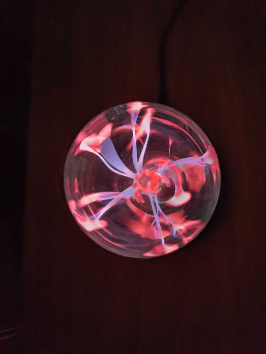 Glob cu Plasmă – Ca Nou! Spectacol de Lumină la Tine Acasă – 150 lei