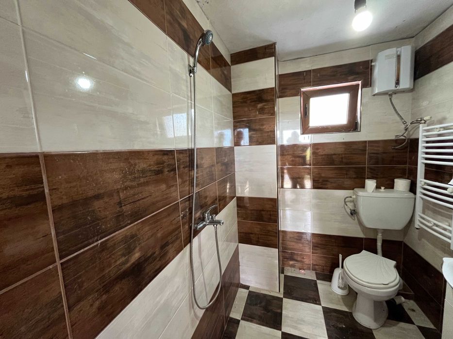 Продава вила в ж.к. Изток над блок 45, гр. Казанлък