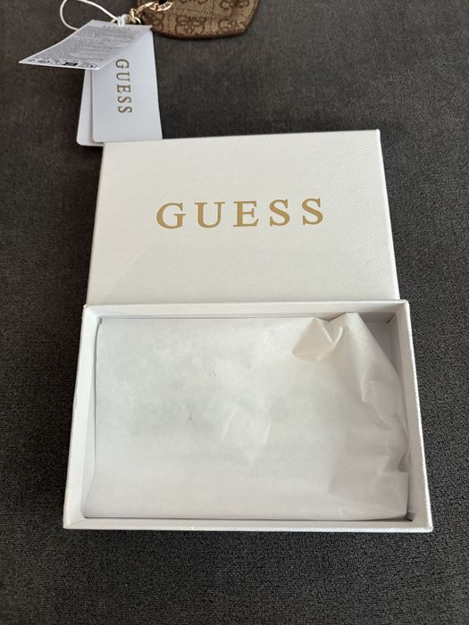 Breloc Guess nou