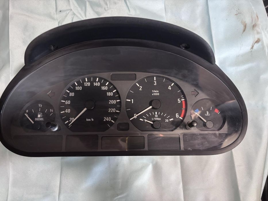 БМВ е46 facelift фарове, стопове, лайсни, табло, инжектори(ДОГОВАРЯНЕ)