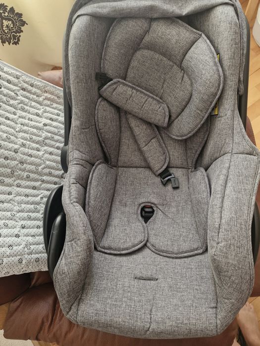 Carucior 3 în 1 cu scoica