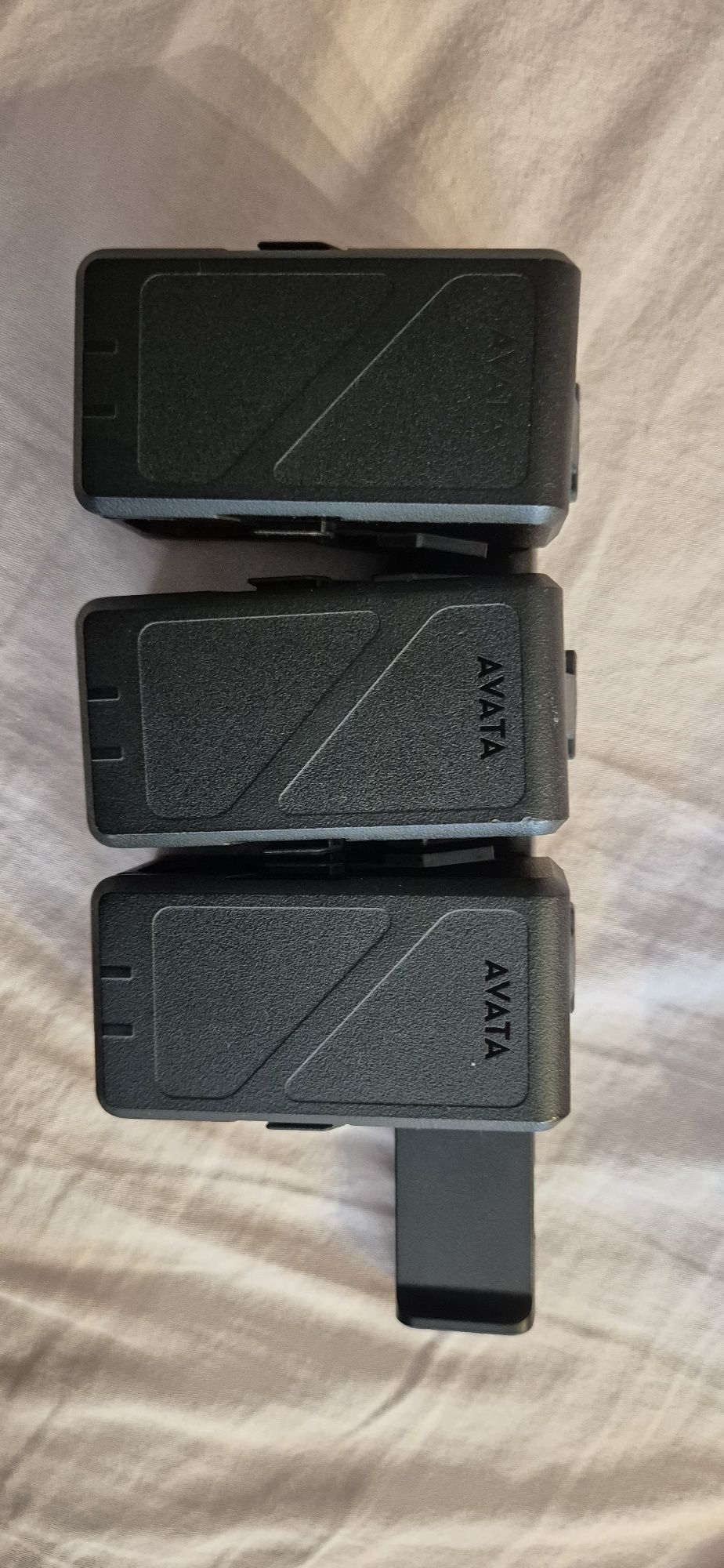 3 Батерии + зарядно за дрон DJI Avata